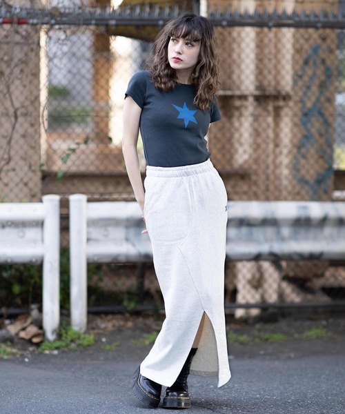 X-girl（エックスガール）の「ONE STAR S/S BABY TEE（Tシャツ/カットソー・レディース・チャコール/オレンジ/ホワイト・M/S）」の4枚目の写真