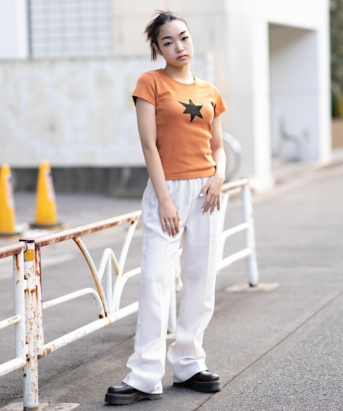 X-girl（エックスガール）の「ONE STAR S/S BABY TEE（Tシャツ/カットソー・レディース・チャコール/オレンジ/ホワイト・M/S）」の15枚目の写真