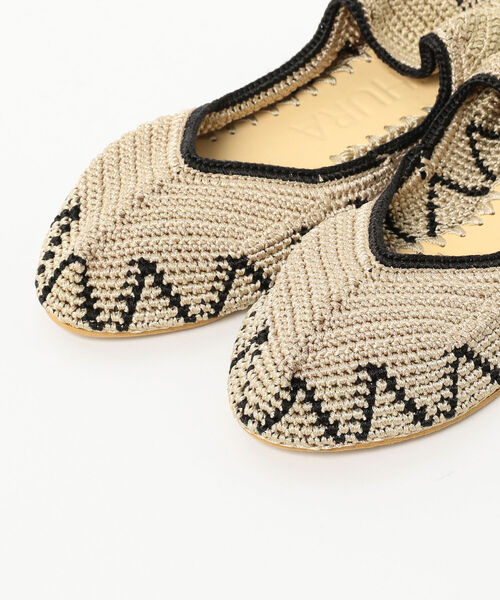 KASHURA（カシュラ）の「KASHURA / カシュラ バレエ シューズ（サンダル・メンズ・ブラック/ベージュ・40/41/42）」の8枚目の写真