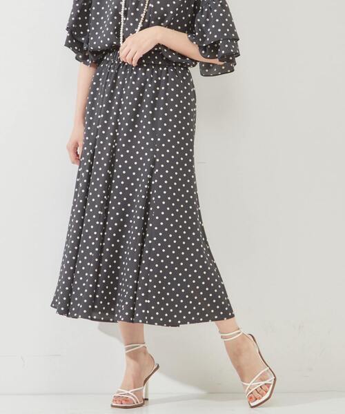 Tiara（ティアラ）の「サテンドットプリント切り替えマーメイドフレアスカート（スカート・レディース・チャコールグレー/ブラック/オフホワイト・FREE）」の2枚目の写真