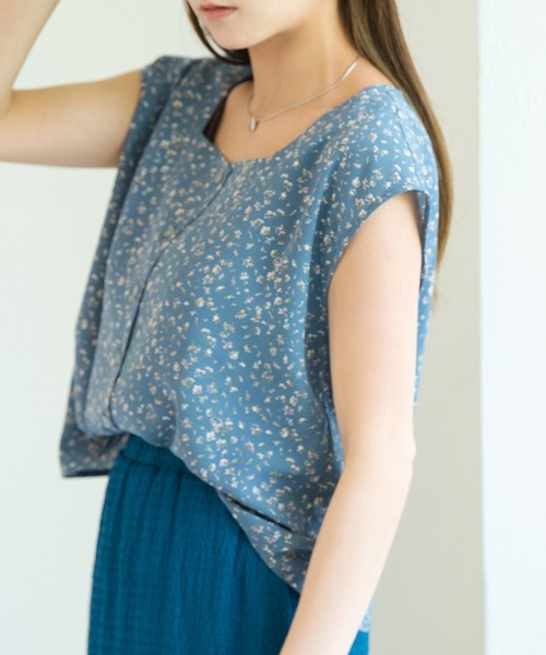 Crisp（クリスプ）の「フラワーフレンチブラウス（シャツ/ブラウス・レディース・レッド/ブルー・FREE）」の9枚目の写真