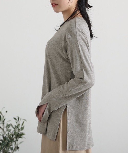 ElegChic(エレグシック)の「スリット スリーブカットソー 長袖 (Tシャツ/カットソー・レディース・ブラック/ベージュ/オフホワイト/杢グレー・4L/M/XL)」の18枚目の写真