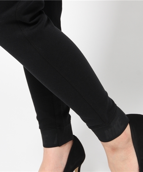 NIKE SPORTSWEAR（ナイキスポーツウェアー）の「NIKE テックフリースパンツ（その他パンツ・レディース・ブラック/グレー・MEDIUM）」の5枚目の写真