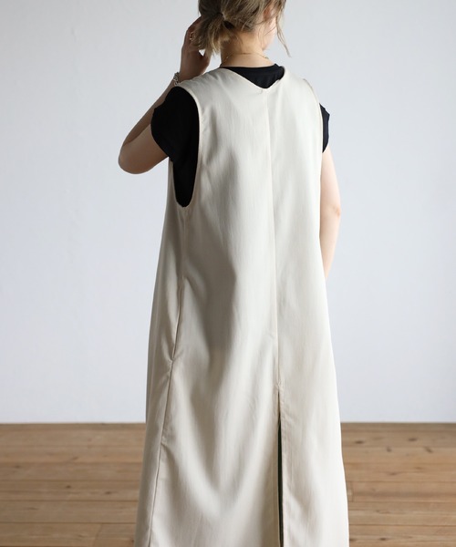 r.（アールドット）の「Vネックロングジレ（ベスト・レディース・ブラック/ライトベージュ/グレイッシュベージュ・FREE）」の8枚目の写真