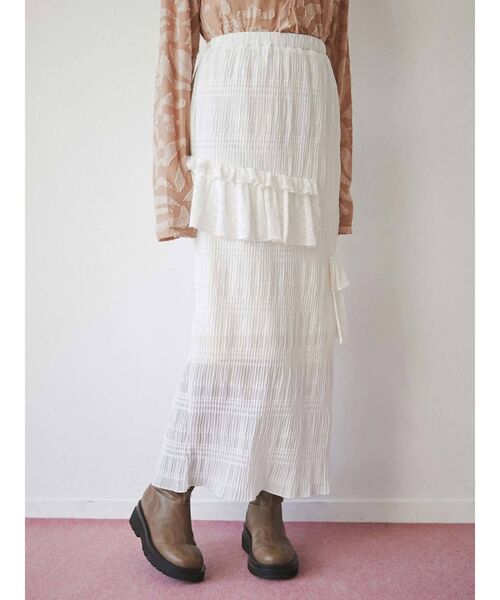 merry jenny（メリージェニー）の「remakeフリルロングスカート（スカート・レディース・オフホワイト/ブラック・FREE）」の6枚目の写真