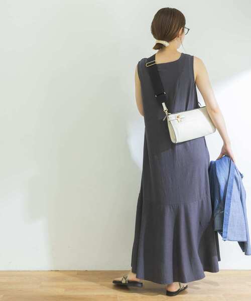 URBAN RESEARCH（アーバンリサーチ）の「リネンコットンカットワンピース（ワンピース・レディース・チャコールグレー/ナチュラル・FREE）」の19枚目の写真