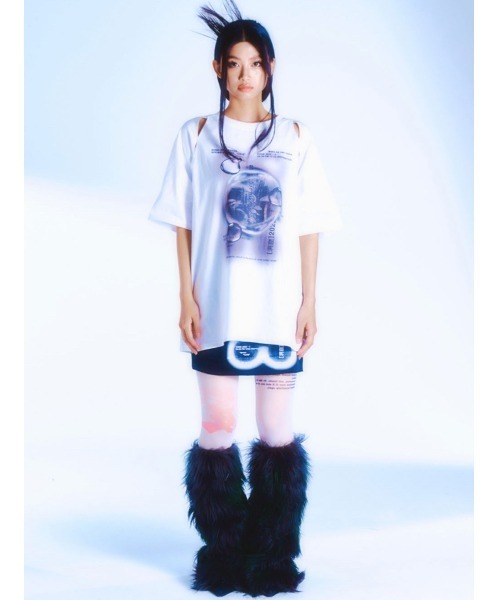 ROSEAPPLE STUDIO(ローズアップルスタジオ)の「【ROSEAPPLE STUDIO/ローズアップルスタジオ】222 Cutout graphic t-shirts/プリントT 半袖トップス 半袖Tシャツ 白Tシャツ 黒Tシャツ ゴシック ビッグサイズ オーバーサイズ スリット(Tシャツ/カットソー・レディース・ホワイト/ブラック・ONE SIZE)」の19枚目の写真