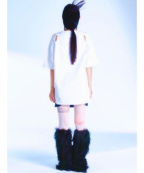 ROSEAPPLE STUDIO(ローズアップルスタジオ)の「【ROSEAPPLE STUDIO/ローズアップルスタジオ】222 Cutout graphic t-shirts/プリントT 半袖トップス 半袖Tシャツ 白Tシャツ 黒Tシャツ ゴシック ビッグサイズ オーバーサイズ スリット(Tシャツ/カットソー・レディース・ホワイト/ブラック・ONE SIZE)」の16枚目の写真