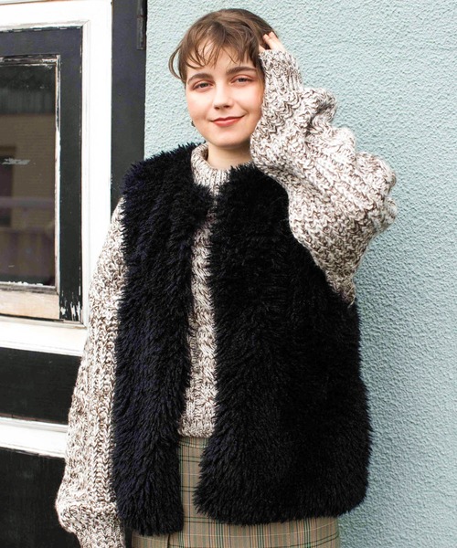 Birthday room(バースデイルーム)の「プードルファーベスト(ベスト・レディース・ブラック/オフホワイト/グレイッシュベージュ・FREE)」の3枚目の写真