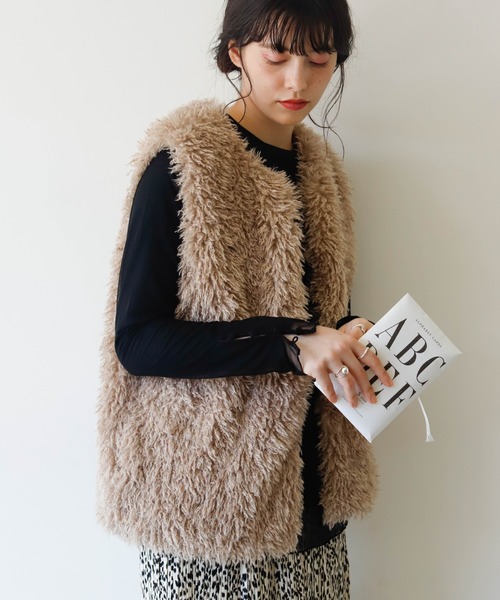 Birthday room(バースデイルーム)の「プードルファーベスト(ベスト・レディース・ブラック/オフホワイト/グレイッシュベージュ・FREE)」の16枚目の写真