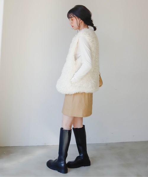 Birthday room(バースデイルーム)の「プードルファーベスト(ベスト・レディース・ブラック/オフホワイト/グレイッシュベージュ・FREE)」の4枚目の写真