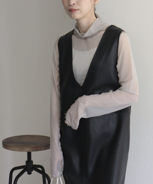 fredy emue（フレディエミュ）の「シアータートルネックカットソー（Tシャツ/カットソー・レディース・ブラック/ラベンダー/ベージュ系その他/グレイッシュベージュ・38）」の9枚目の写真