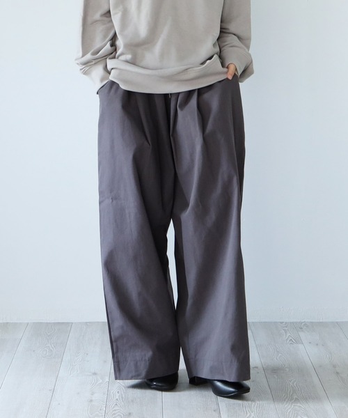 Air Tokyo(エアートウキョー)の「タック ワイド バルーン シルエット イージー チノパンツ(チノパンツ・メンズ・チャコールグレー/ブラック・MEDIUM/LARGE)」の1枚目の写真