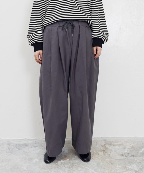 Air Tokyo(エアートウキョー)の「タック ワイド バルーン シルエット イージー チノパンツ(チノパンツ・メンズ・チャコールグレー/ブラック・MEDIUM/LARGE)」の16枚目の写真