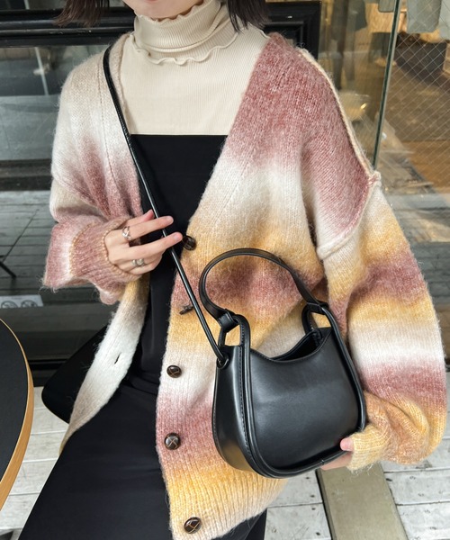 Ambre Ciel(アンブルシエル)の「コンパクトショルダーバック/【WEB/EC限定商品】(ショルダーバッグ・レディース・ブラック/オフホワイト/グリーン/キャメル・FREE)」の3枚目の写真