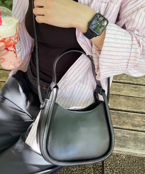 Ambre Ciel(アンブルシエル)の「コンパクトショルダーバック/【WEB/EC限定商品】(ショルダーバッグ・レディース・ブラック/オフホワイト/グリーン/キャメル・FREE)」の15枚目の写真