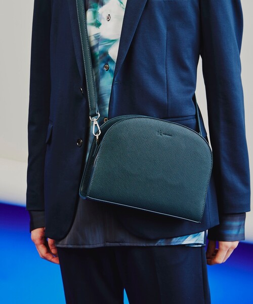 tk.TAKEO KIKUCHI（ティーケータケオキクチ）の「◆ラウンドショルダーバッグ（ショルダーバッグ・メンズ・ブラック系/モスグリーン系・00）」の14枚目の写真