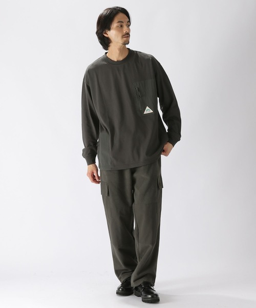 niko and...（ニコアンド）の「[CITY CREEK]異素材ギミックプルオーバー（Tシャツ/カットソー・メンズ・カーキ/チャコール・MEDIUM/LARGE）」の3枚目の写真