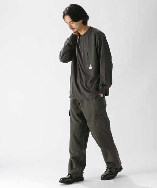 niko and...（ニコアンド）の「[CITY CREEK]異素材ギミックプルオーバー（Tシャツ/カットソー・メンズ・カーキ/チャコール・MEDIUM/LARGE）」の5枚目の写真