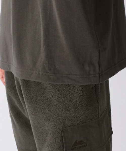 niko and...（ニコアンド）の「[CITY CREEK]異素材ギミックプルオーバー（Tシャツ/カットソー・メンズ・カーキ/チャコール・MEDIUM/LARGE）」の18枚目の写真