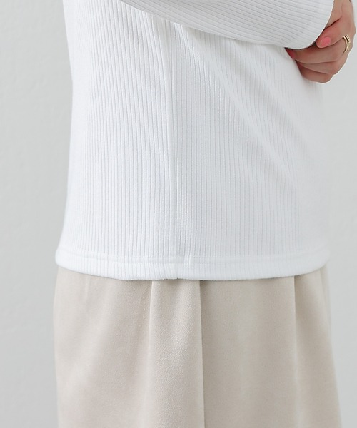 COLONY 2139（コロニートゥーワンスリーナイン）の「リブプチハイネックプルオーバー（Tシャツ/カットソー・レディース・グリーン/オフホワイト/パープル/ブラック/ベージュ・FREE）」の22枚目の写真