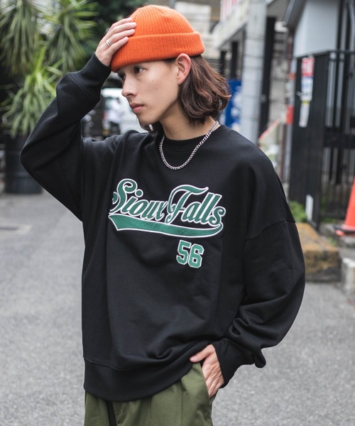 WEGO（ウィゴー）の「WEGO/アクセ付きグラフィックプルオーバー（スウェット・メンズ・マスタード/グレー系その他/ブラック/ホワイト・LARGE/MEDIUM）」の6枚目の写真