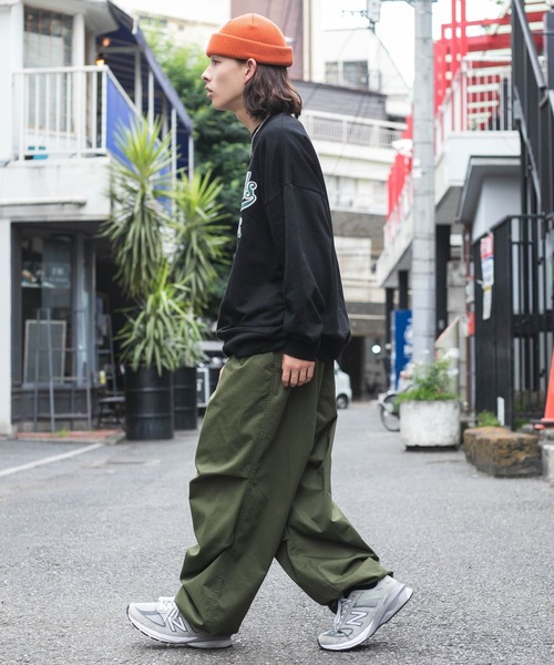 WEGO（ウィゴー）の「WEGO/アクセ付きグラフィックプルオーバー（スウェット・メンズ・マスタード/グレー系その他/ブラック/ホワイト・LARGE/MEDIUM）」の19枚目の写真