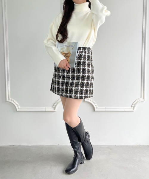 Loueme(ルエム)の「ハイネックドロップショルダーニットプルオーバー(ニット/セーター・レディース・モカ/ブラック/アイボリー・FREE)」の14枚目の写真