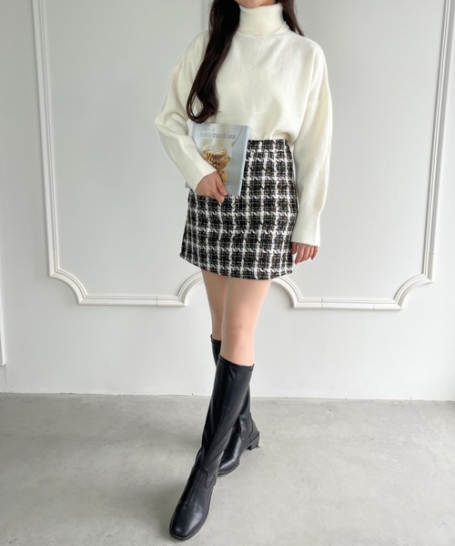 Loueme(ルエム)の「ハイネックドロップショルダーニットプルオーバー(ニット/セーター・レディース・モカ/ブラック/アイボリー・FREE)」の15枚目の写真