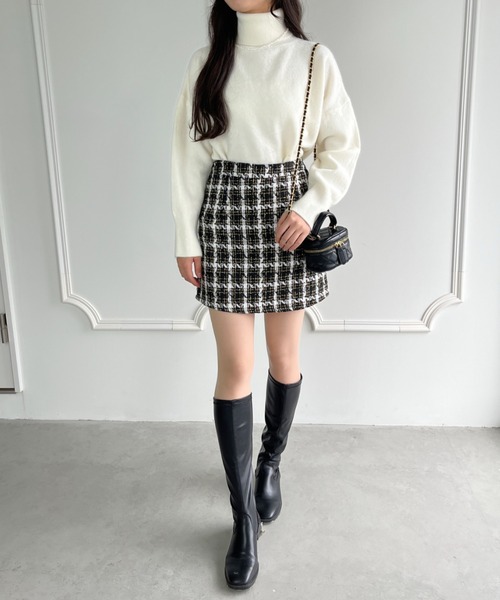Loueme(ルエム)の「ハイネックドロップショルダーニットプルオーバー(ニット/セーター・レディース・モカ/ブラック/アイボリー・FREE)」の13枚目の写真