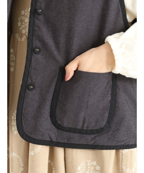 Samansa Mos2（サマンサ モスモス）の「中綿キルトリバーシブルベスト（ベスト・レディース・チャコール/ブラウン/ブラック・ﾌﾘ-）」の12枚目の写真