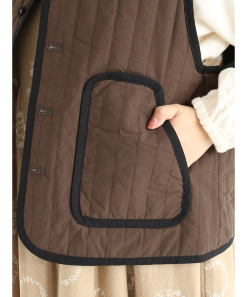 Samansa Mos2（サマンサ モスモス）の「中綿キルトリバーシブルベスト（ベスト・レディース・チャコール/ブラウン/ブラック・ﾌﾘ-）」の20枚目の写真