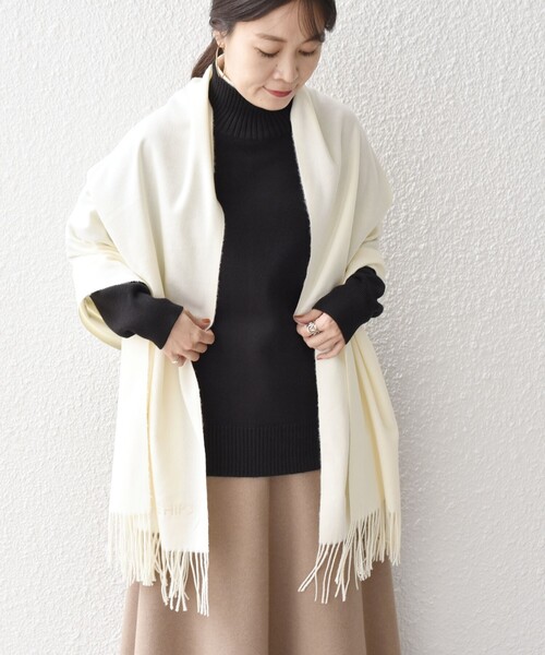 SHIPS（シップス）の「*〈手洗い可能〉ユニセックスロゴストール◆（ストール/ショール・レディース・ライトブルー/ブラック/オフホワイト/ベージュ/ピンク/グレー・ONE SIZE）」の17枚目の写真