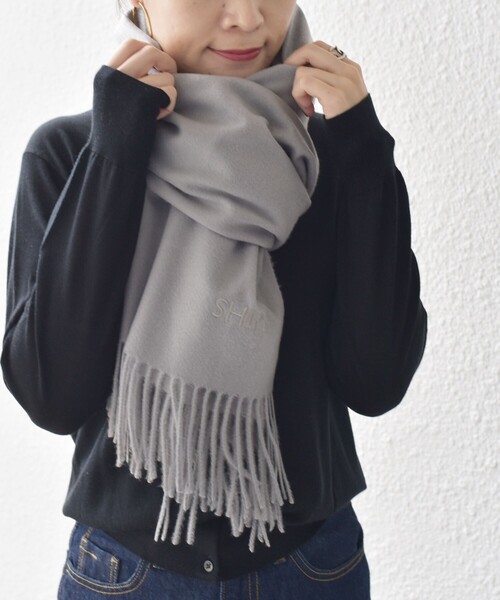 SHIPS（シップス）の「*〈手洗い可能〉ユニセックスロゴストール◆（ストール/ショール・レディース・ライトブルー/ブラック/オフホワイト/ベージュ/ピンク/グレー・ONE SIZE）」の22枚目の写真