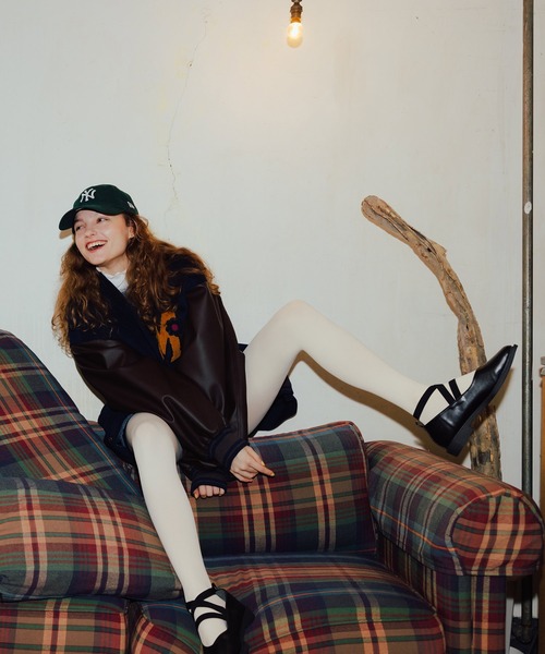 w closet（ダブルクローゼット）の「マーガレットメルトンスタジャン（スタジャン・レディース・ネイビー/ライトグレー・FREE）」の2枚目の写真