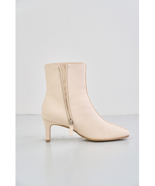 AZUL by moussy（アズールバイマウジー）の「CENTER STITCH SHORT BOOTS/センターステッチショートブーツ（ブーツ・レディース・ダークブルー/アイボリー/ブラック・LARGE/SMALL/MEDIUM）」の6枚目の写真