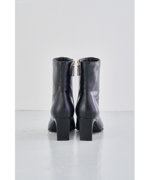 AZUL by moussy（アズールバイマウジー）の「CENTER STITCH SHORT BOOTS/センターステッチショートブーツ（ブーツ・レディース・ダークブルー/アイボリー/ブラック・LARGE/SMALL/MEDIUM）」の13枚目の写真
