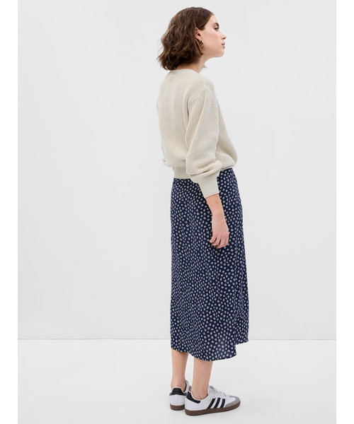 GAP（ギャップ）の「レンチング(TM) エコヴェロ(TM) ミディ ラップスカート（スカート・レディース・ブラック/ネイビー・XS/S/M/L/XXS）」の3枚目の写真