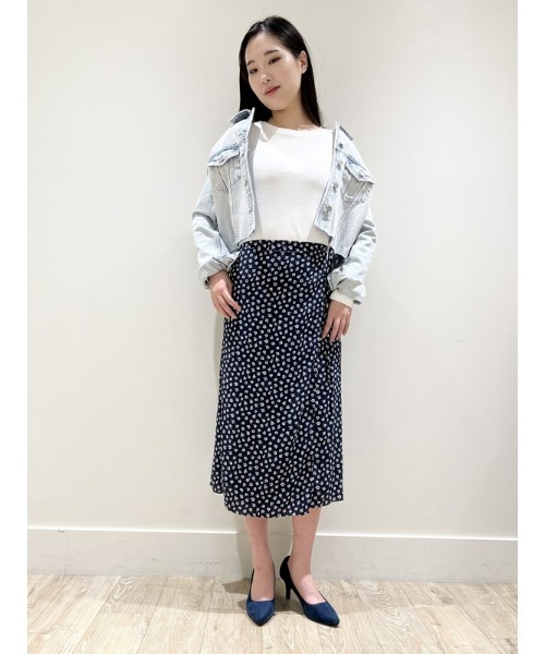 GAP（ギャップ）の「レンチング(TM) エコヴェロ(TM) ミディ ラップスカート（スカート・レディース・ブラック/ネイビー・XS/S/M/L/XXS）」の10枚目の写真