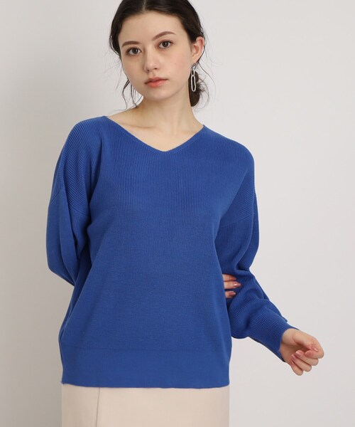 DRESKIP（ドレスキップ）の「◆【顔回りをすっきり見せる】Vネック片畦ニット（ニット/セーター・レディース・ブラック/ナチュラル/ブルー/ピンク系・02/03/04）」の5枚目の写真