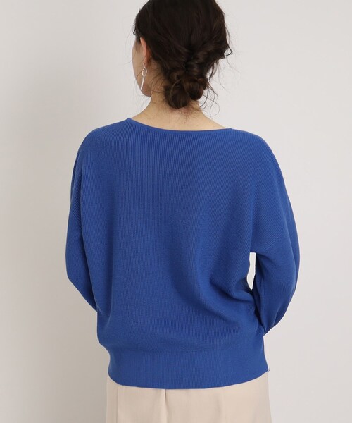 DRESKIP（ドレスキップ）の「◆【顔回りをすっきり見せる】Vネック片畦ニット（ニット/セーター・レディース・ブラック/ナチュラル/ブルー/ピンク系・02/03/04）」の8枚目の写真