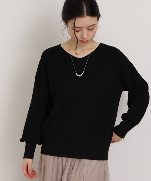 DRESKIP（ドレスキップ）の「◆【顔回りをすっきり見せる】Vネック片畦ニット（ニット/セーター・レディース・ブラック/ナチュラル/ブルー/ピンク系・02/03/04）」の20枚目の写真