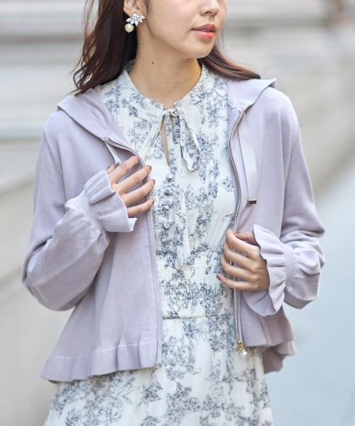tocco closet（トッコ　クローゼット）の「パールファスナーフリル付きニットパーカー（パーカー・レディース・オフホワイト/グレー系その他/ピンク系その他・M）」の13枚目の写真