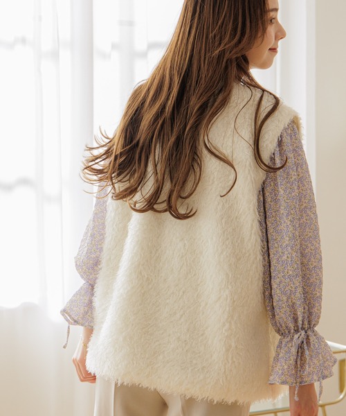 flower（フラワー）の「フェミニンシャギーベスト（ベスト・レディース・ホワイト/ベージュ・FREE）」の16枚目の写真