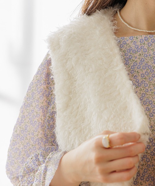 flower（フラワー）の「フェミニンシャギーベスト（ベスト・レディース・ホワイト/ベージュ・FREE）」の12枚目の写真