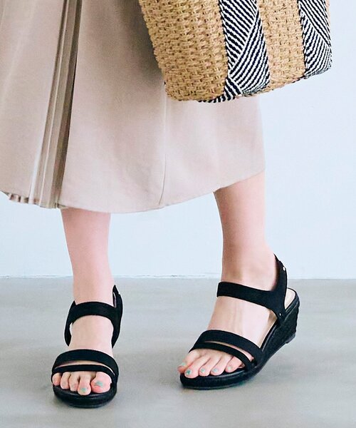 grove（グローブ）の「◆【時短サンダル!】人間工学ワンタッチサンダル（サンダル・レディース・ブルー/ライトベージュ/ライトグレー/ブラック/ダークブラウン系7/ブラック系7・35/45/25）」の2枚目の写真