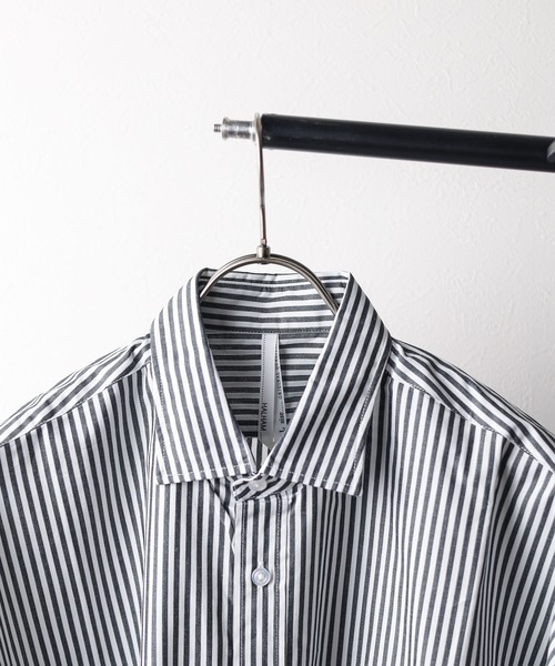 ARCHIVER（アーカイバ）の「【Ir】オーバーサイズ　レギュラーカラーシャツ（シャツ/ブラウス・メンズ・パープル系/ホワイト系/ブラック/グレイッシュベージュ/サックスブルー/ブラック系/イエロー系/ホワイト/グリーン/グリーン系/サックスブルー系・MEDIUM/LARGE/X-LARGE）」の14枚目の写真