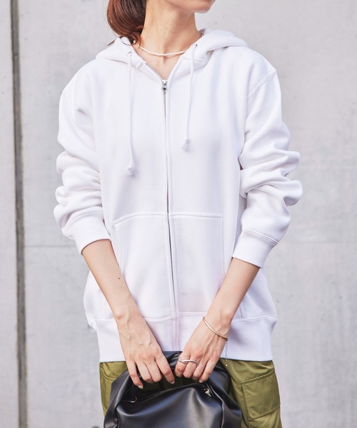 United Athle（ユナイテッドアスレ）の「雑誌 『men’s FUDGE』にて掲載！【United Athle】T/C full zip sweat / フルジップパーカー ジップアップパーカー フーディー 裏起毛 羽織 5620（パーカー・レディース・アッシュ/ホワイト/ヘザーグレー/オリーブ/レッド/グリーン/パープル/ダークブラウン/ブラック/ネイビー/サンドベージュ/バーガンディー/チャコールグレー/ロイヤルブルー・M/S/L/XL/XXL）」の15枚目の写真