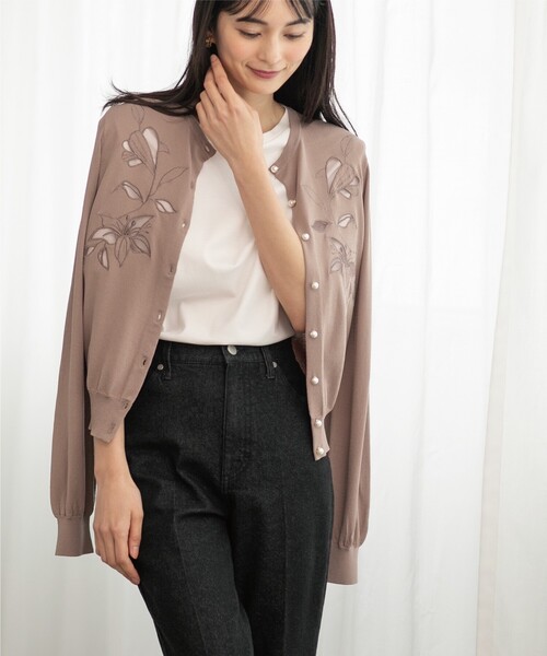 OPAQUE.CLIP（オペークドットクリップ）の「◆アンサンブル対応 刺繍チュールクルーネックカーディガン【洗濯機洗い可】（カーディガン/ボレロ・レディース・サンドベージュ/ホワイト系/ライトブルー・36/38/40）」の8枚目の写真