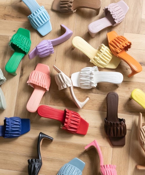 RANDA（ランダ）の「20 colors sandals（サンダル・レディース・クリーム/グレー/ターコイズブルー/ブルー/ライトピンク/ブラック/コーラルピンク/ライム/グリーン/ホワイト/ダークブラウン/ブラウン/レッド/ピンク/ミント/ベージュ/パープル/ネイビー/イエロー/オレンジ・S/M/L/LL）」の2枚目の写真